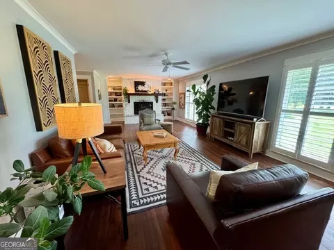 Living - 360 Morgan Mill Rd, Brooks, GA 30205 photo 3 of 5