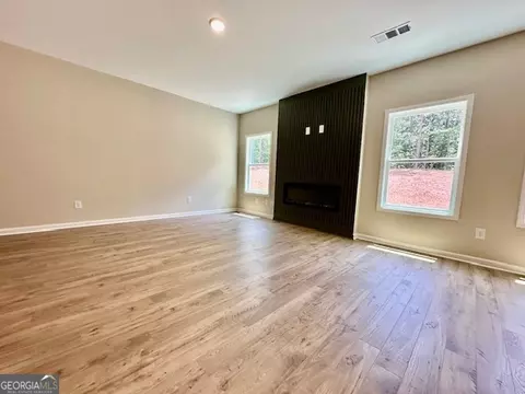 Living - 202 Lakeside Dr #LOT 73, Lagrange, GA 30240 photo 1 of 2