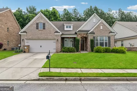 430 La Perla Dr, Sugar Hill, GA 30518