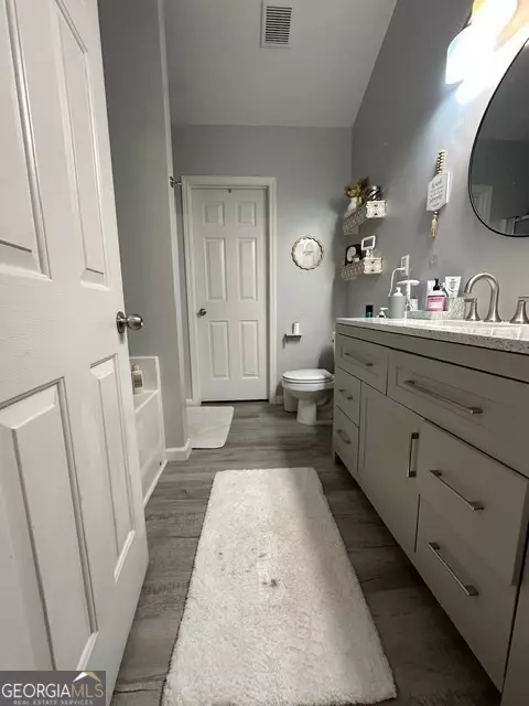 Bath - 298 Timberwind Dr, Byron, GA 31008 photo 1 of 7