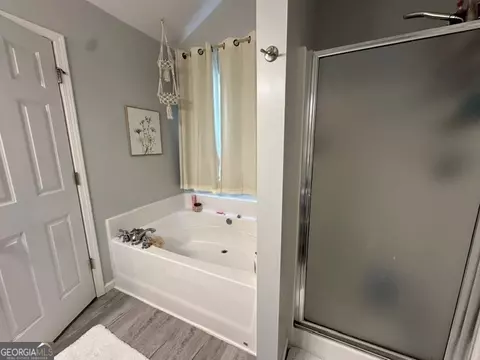 Bath - 298 Timberwind Dr, Byron, GA 31008 photo 4 of 7