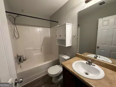Bath - 298 Timberwind Dr, Byron, GA 31008 photo 5 of 7