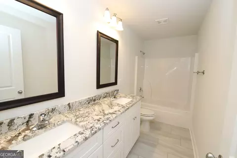 Bath - 112 Celebration Blvd, Lagrange, GA 30241 photo 9 of 9