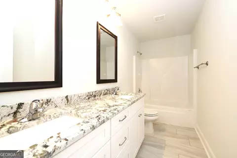 Bath - 112 Celebration Blvd, Lagrange, GA 30241 photo 6 of 9