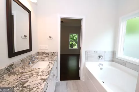 Bath - 112 Celebration Blvd, Lagrange, GA 30241 photo 4 of 9