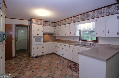 Kitchen - 350 Laurel Ln, Lagrange, GA 30241 photo 1 of 3