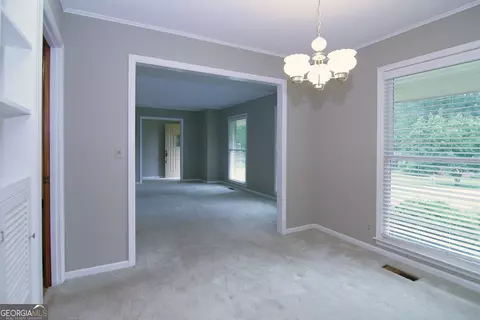 Living - 350 Laurel Ln, Lagrange, GA 30241 photo 13 of 13