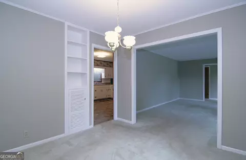 Living - 350 Laurel Ln, Lagrange, GA 30241 photo 12 of 13
