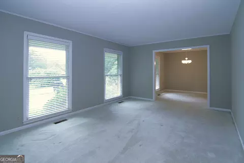 Living - 350 Laurel Ln, Lagrange, GA 30241 photo 9 of 13