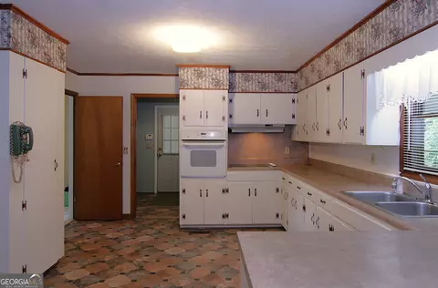 Kitchen - 350 Laurel Ln, Lagrange, GA 30241 photo 2 of 3