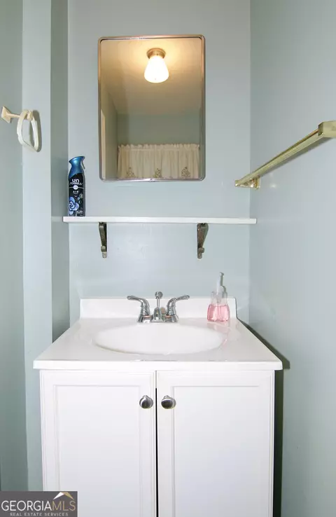Bath - 350 Laurel Ln, Lagrange, GA 30241 photo 1 of 3