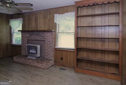 Living - 350 Laurel Ln, Lagrange, GA 30241 photo 1 of 13