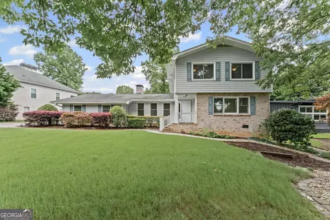 2737 Fontainebleau Dr, Dunwoody, GA 30360