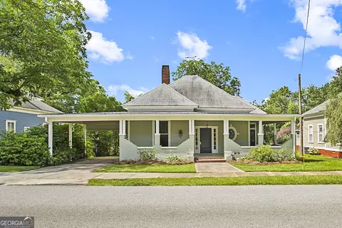135 Holmes St, Barnesville, GA 30204
