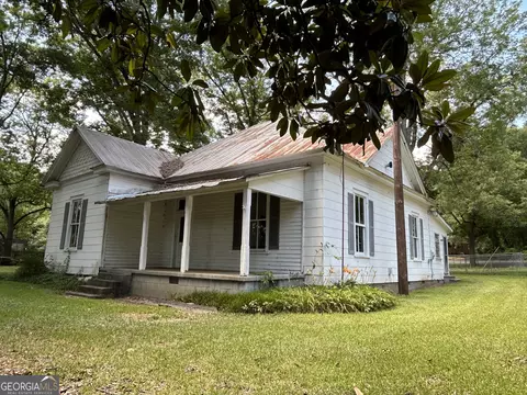 66 W Pleasant Hill St, Woodland, GA 31836