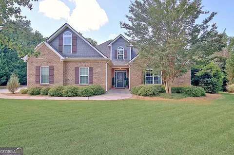 260 Bonnie Ln, Fayetteville, GA 30215