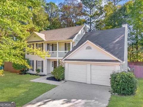 5223 Hollyfield Dr, Stone Mountain, GA 30088