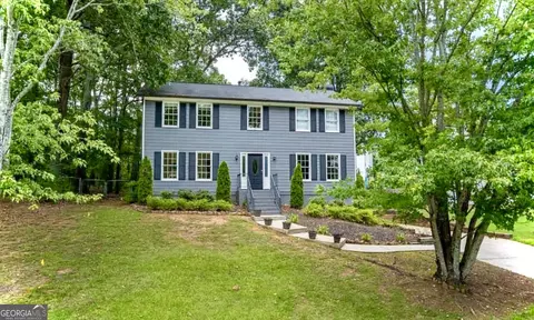 1875 Tree Brooke Ln, Snellville, GA 30078