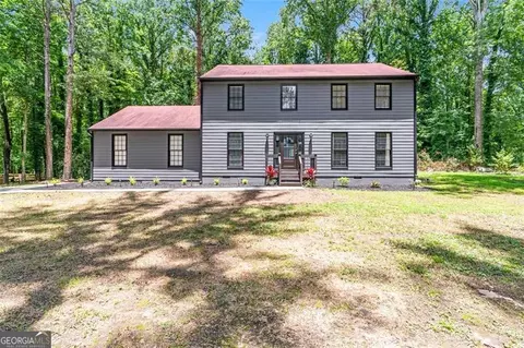 155 Fayette Dr, Fayetteville, GA 30214