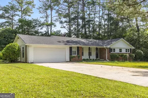 4149 Indian Lake Cir, Stone Mountain, GA 30083