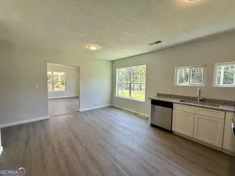 Kitchen - 180 Pine Cir, Lagrange, GA 30241 photo 5 of 5