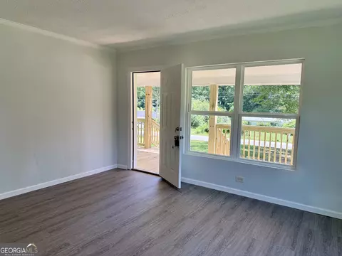Living - 180 Pine Cir, Lagrange, GA 30241 photo 1 of 4