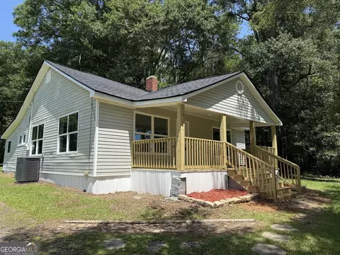 Exterior - 180 Pine Cir, Lagrange, GA 30241 photo 2 of 18