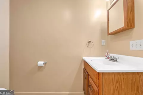 Bath - 446 Thornton Rd, Washington, GA 30673 photo 5 of 5
