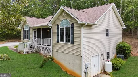 205 River Flow Dr, Dahlonega, GA 30533