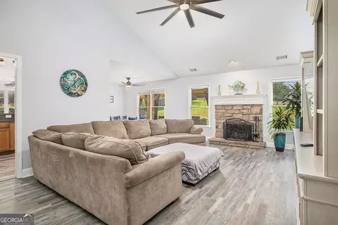 Living - 703 Arden Dr, Winder, GA 30680 photo 2 of 2