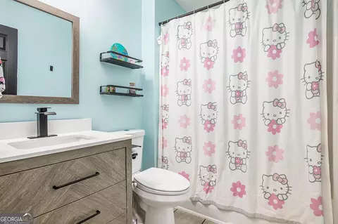 Bath - 703 Arden Dr, Winder, GA 30680 photo 4 of 4