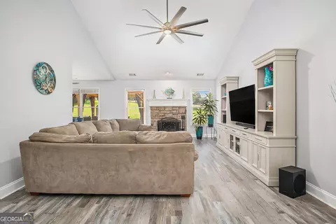 Living - 703 Arden Dr, Winder, GA 30680 photo 1 of 2