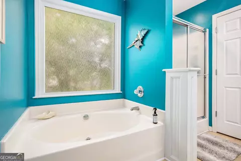Bath - 703 Arden Dr, Winder, GA 30680 photo 2 of 4