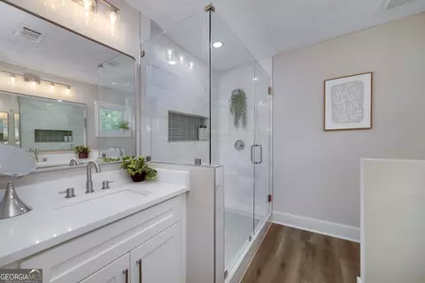 Bath - 146 Rivers Rd, Williamson, GA 30292 photo 1 of 5