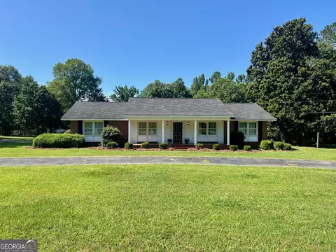 1282 E Mccarty St, Sandersville, GA 31082
