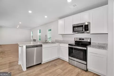 Kitchen - 1184 Bluecoat Cir #84, Hampton, GA 30228 photo 1 of 1