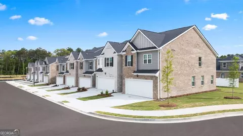 215 Silver Moon Dr, Loganville, GA 30052