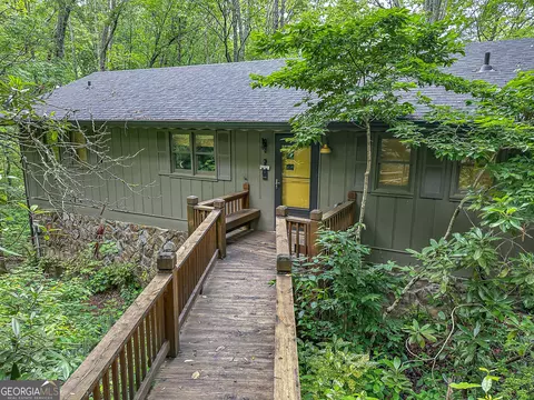 278 W Sugarbush Dr, Dillard, GA 30537