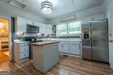 Kitchen - 470 E 3rd St, Rome, GA 30161 photo 3 of 5