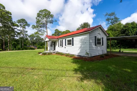 438 Dogwood Dr NE, Pelham, GA 31779