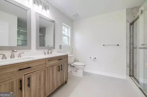 Bath - 1 Rivermoor Ct, Savannah, GA 31407 photo 4 of 5