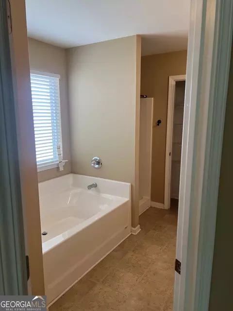 Bath - 152 Back Cedar Ln, Warner Robins, GA 31093 photo 1 of 8