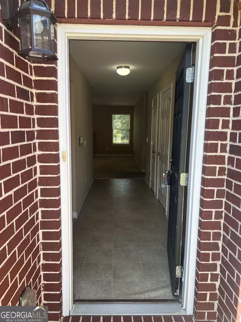 Entry Way - 152 Back Cedar Ln, Warner Robins, GA 31093 photo 2 of 6