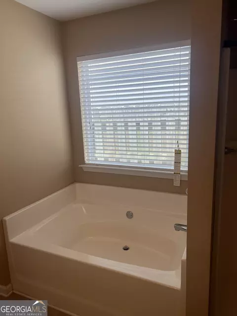 Bath - 152 Back Cedar Ln, Warner Robins, GA 31093 photo 2 of 8
