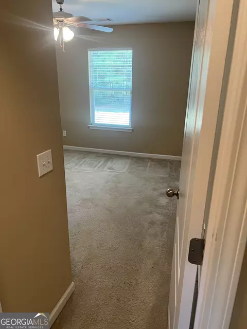 Bedroom - 152 Back Cedar Ln, Warner Robins, GA 31093 photo 6 of 10