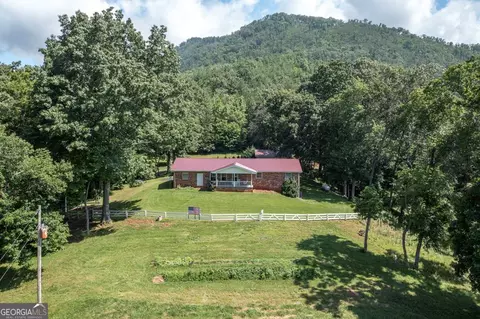 16 Lois Ln, Hayesville, NC 28904