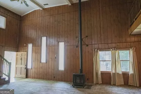 Living - 376 Covington St, Jackson, GA 30233 photo 10 of 16