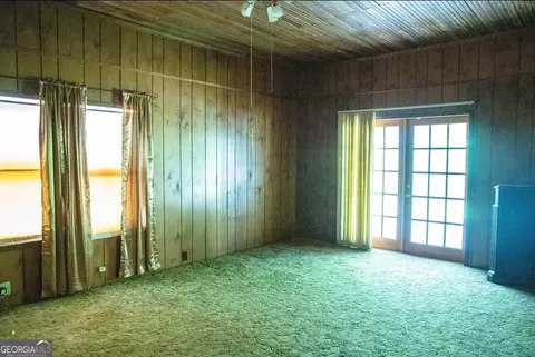 Living - 376 Covington St, Jackson, GA 30233 photo 13 of 16