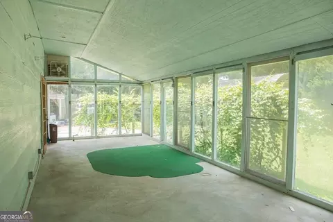 Exterior - 376 Covington St, Jackson, GA 30233 photo 5 of 12