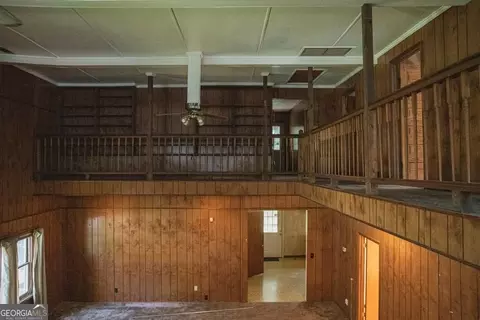 Living - 376 Covington St, Jackson, GA 30233 photo 5 of 16